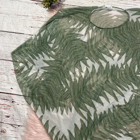 Ala von Auersperg Artemisia Mesh Poncho In Queen Palm - Picture 6 of 10